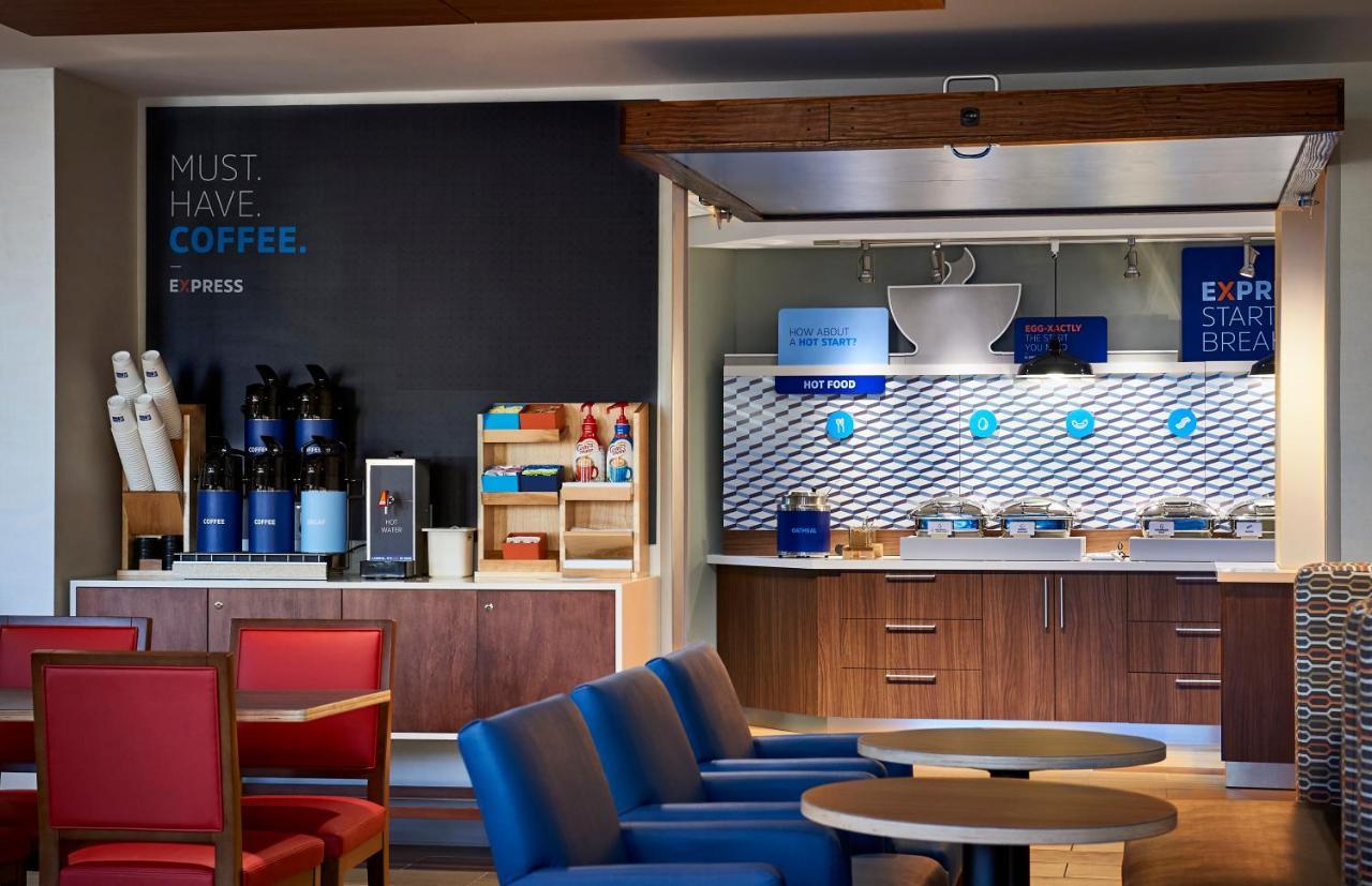 Holiday Inn Express & Suites - Madison West - Middleton By Ihg Exteriér fotografie