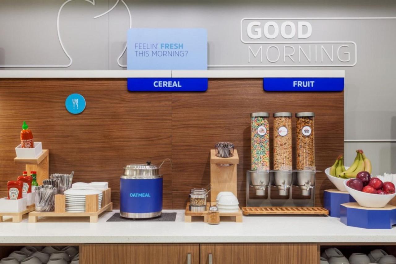 Holiday Inn Express & Suites - Madison West - Middleton By Ihg Exteriér fotografie