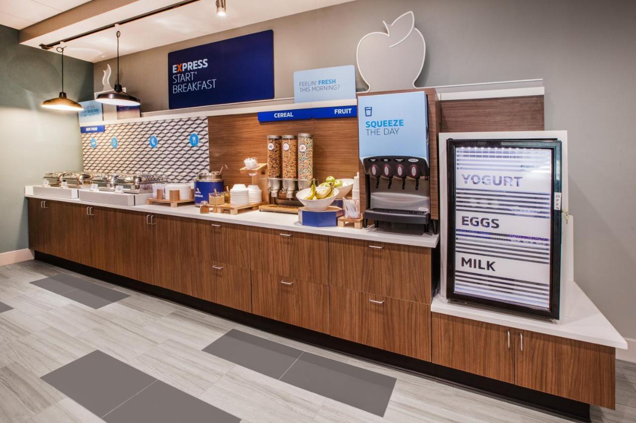 Holiday Inn Express & Suites - Madison West - Middleton By Ihg Exteriér fotografie