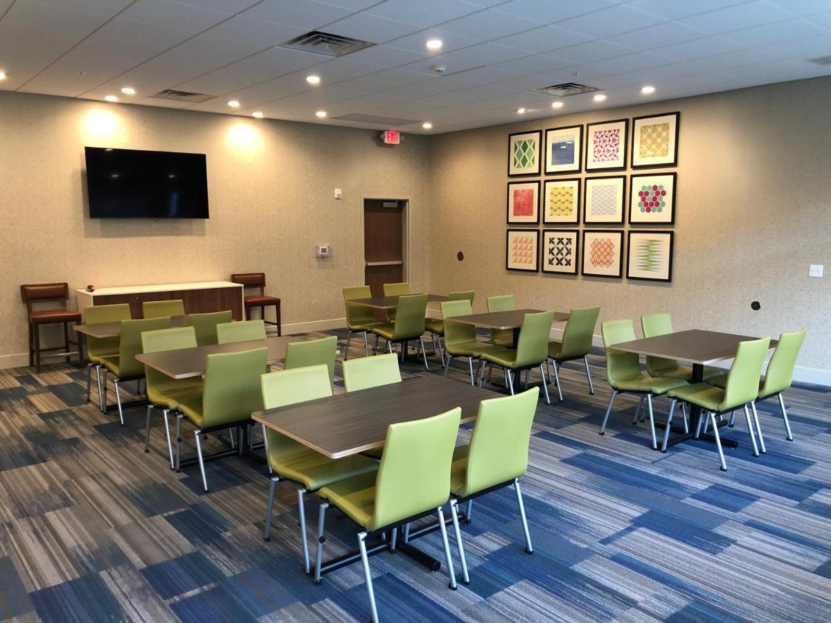 Holiday Inn Express & Suites - Madison West - Middleton By Ihg Exteriér fotografie