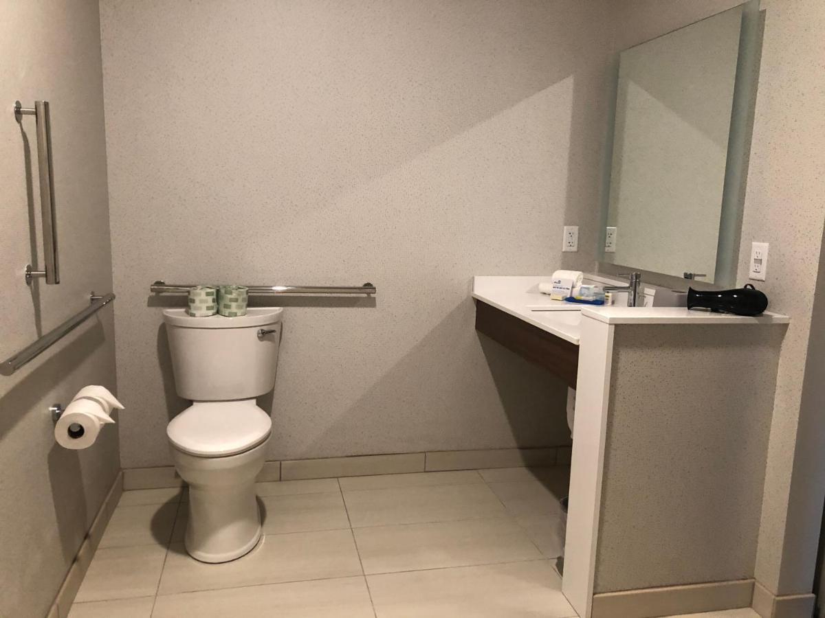 Holiday Inn Express & Suites - Madison West - Middleton By Ihg Exteriér fotografie