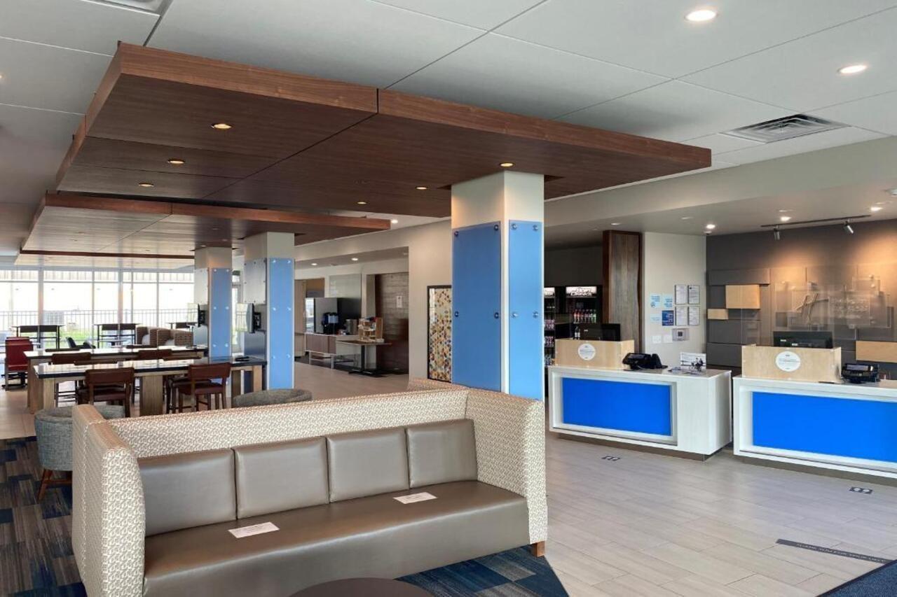 Holiday Inn Express & Suites - Madison West - Middleton By Ihg Exteriér fotografie