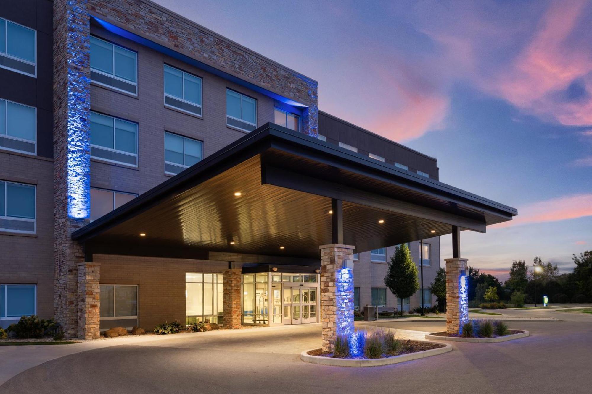 Holiday Inn Express & Suites - Madison West - Middleton By Ihg Exteriér fotografie