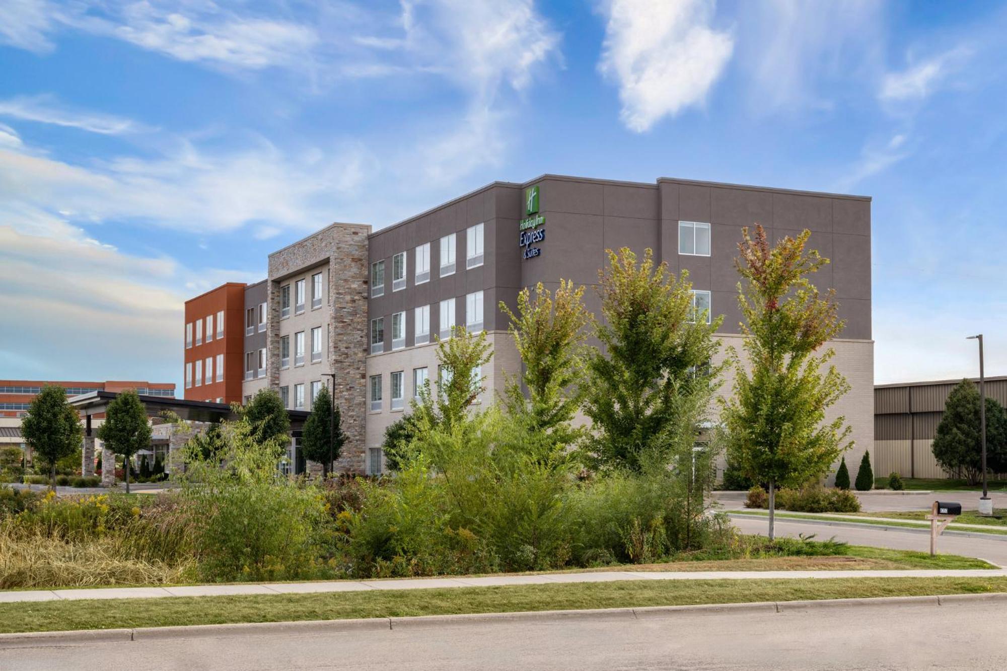 Holiday Inn Express & Suites - Madison West - Middleton By Ihg Exteriér fotografie